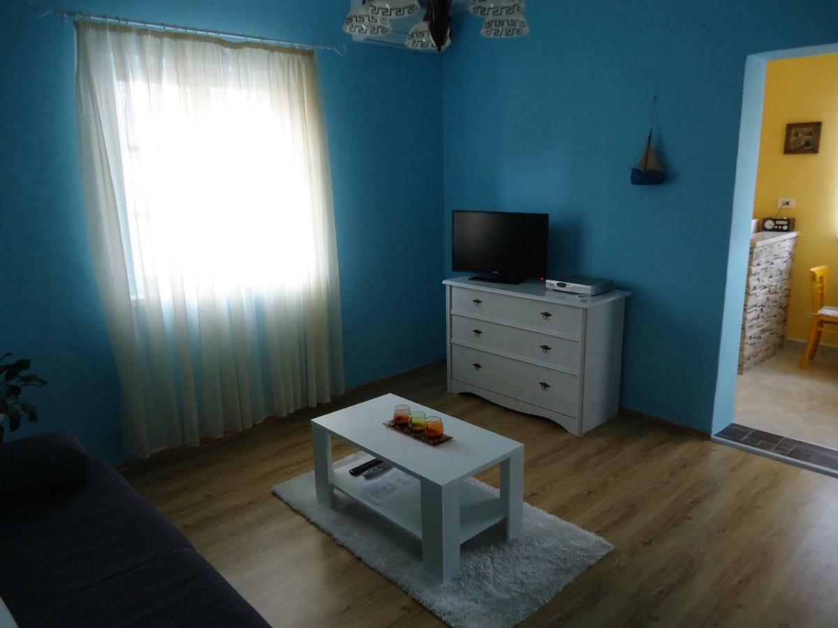 Apartment Milat Trogir Exterior photo